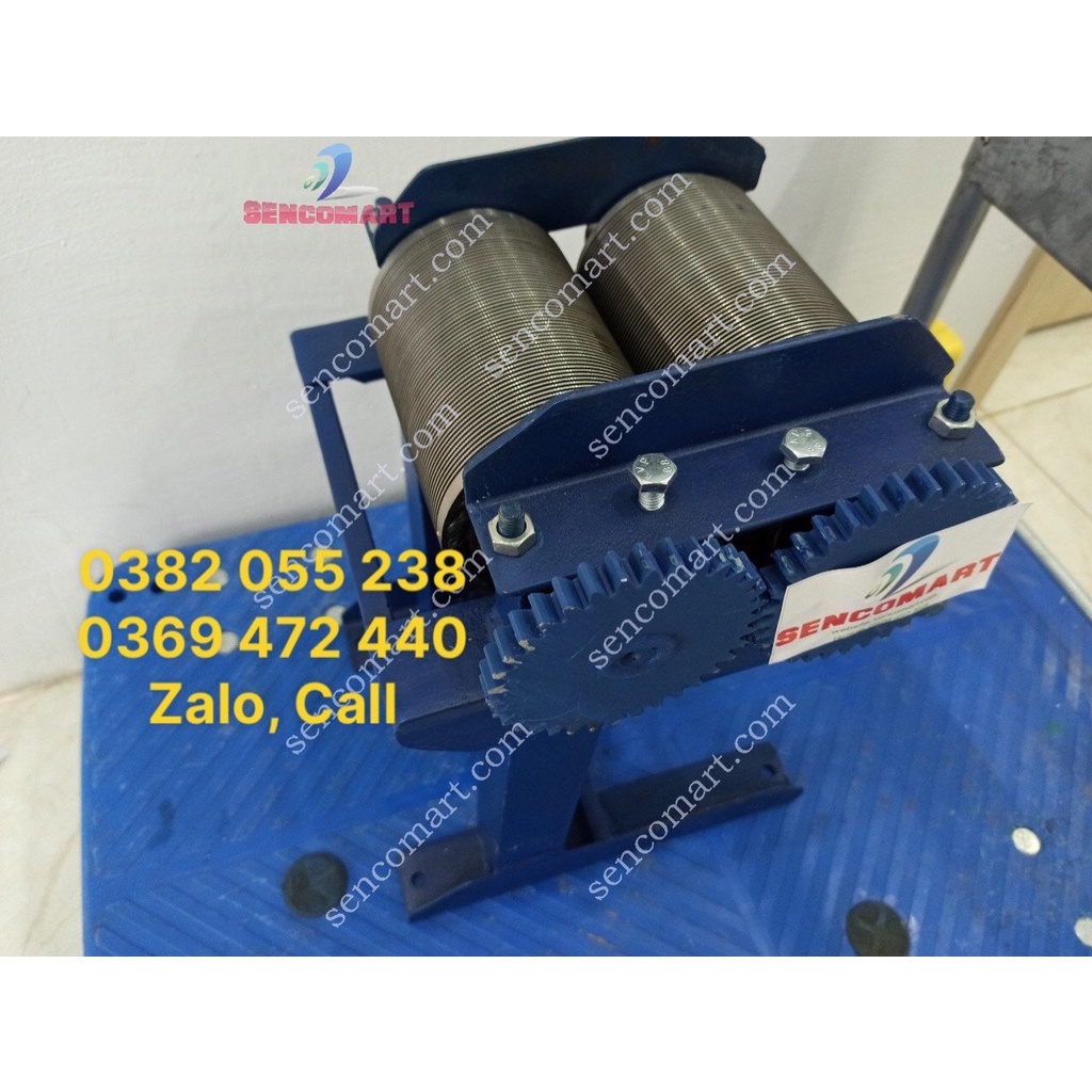 Máy cắt bì làm nem chua, nem thính, máy thái bì heo quay tay