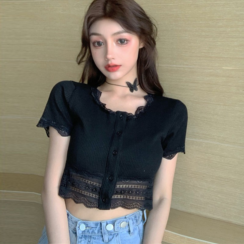 Áo Thun Nữ Tay Ngắn Cổ Tròn Phối Nút Thời Trang