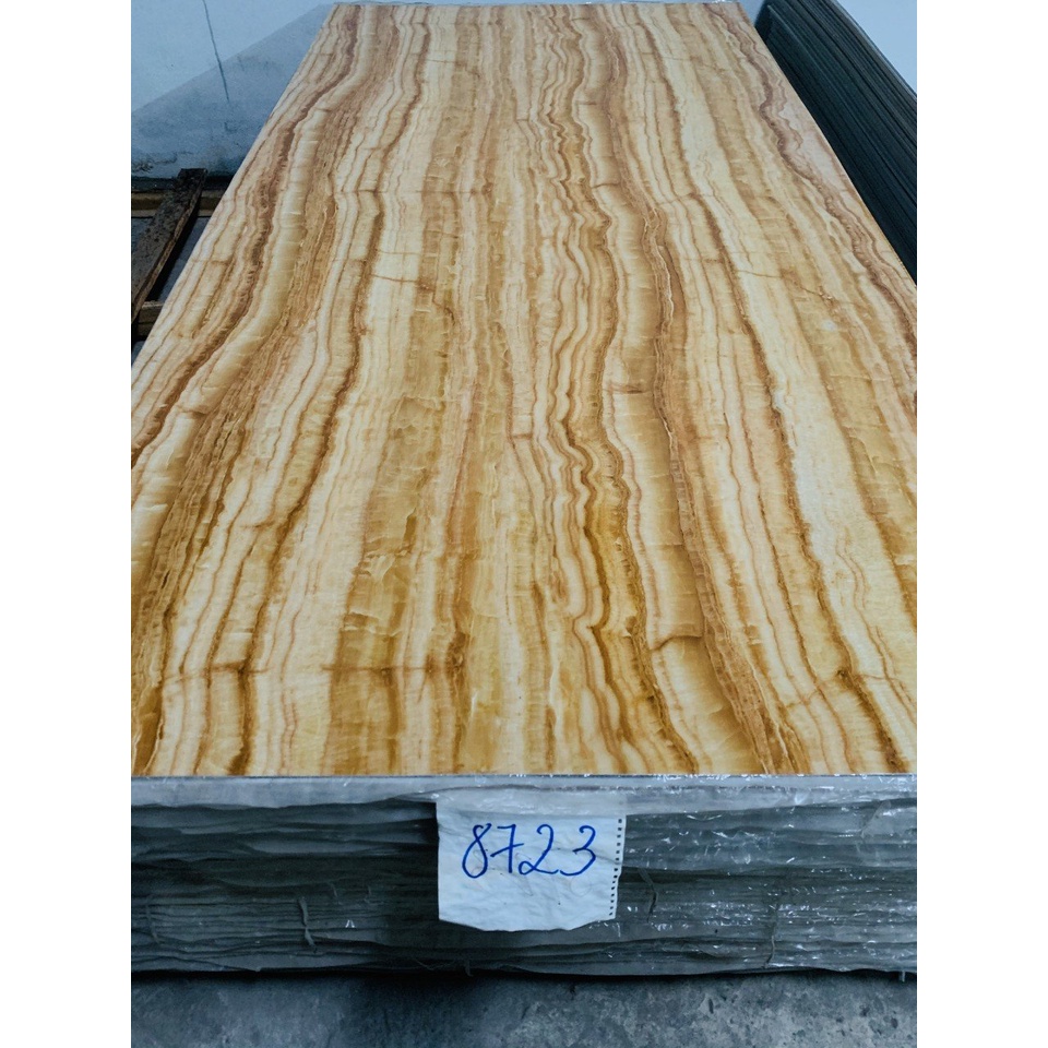 Ốp tường PVC vân gỗ