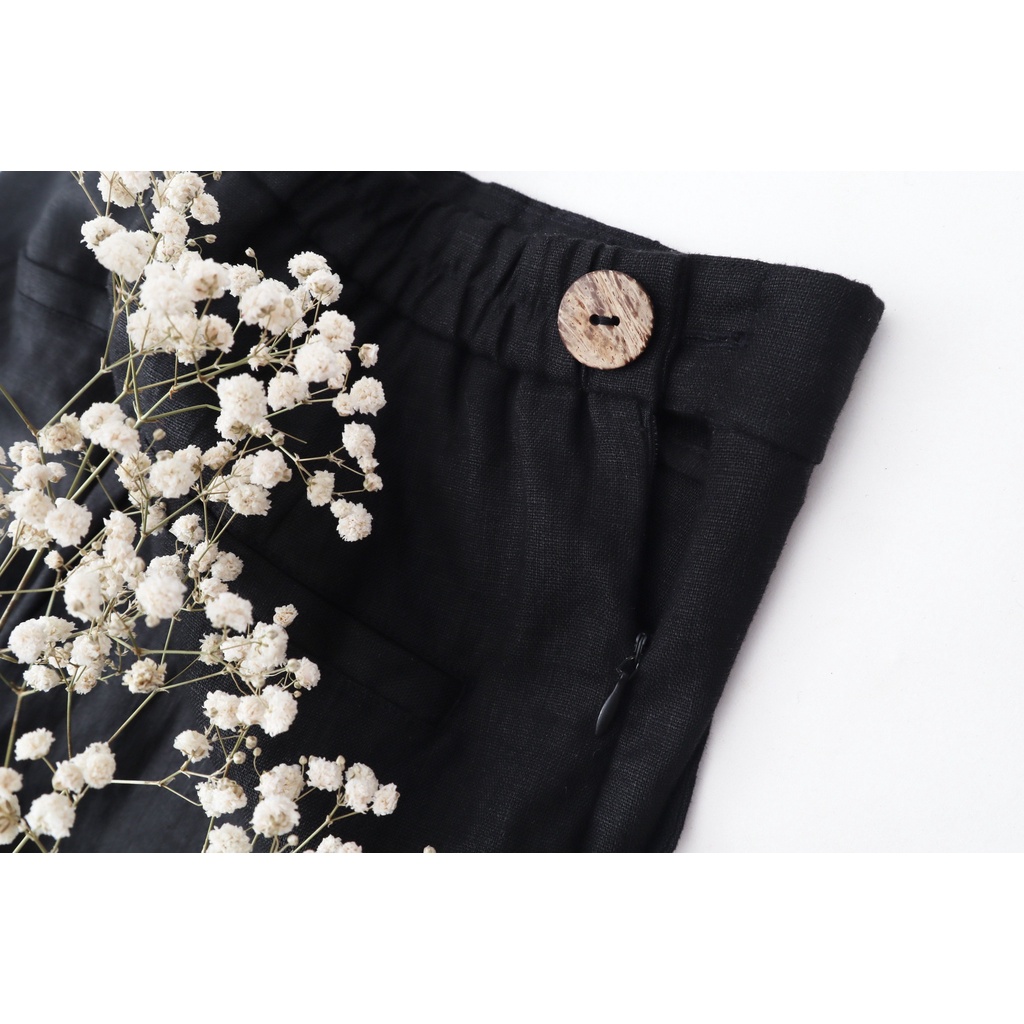 Quần côn Linen KANAMY phối 3 nút màu đen