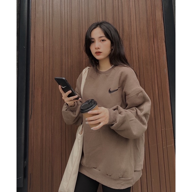 [Mã 12FASHIONSALE1 giảm 10K đơn 50K] áo sweater nỉ bông logo thêu | BigBuy360 - bigbuy360.vn