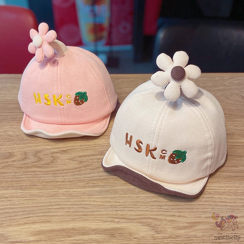 Mũ Lưỡi Trai Thêu Chữ Cho Bé Gắn Hoa