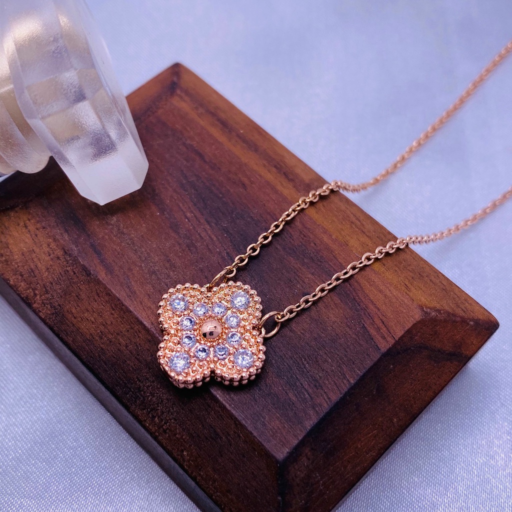 Dây Chuyền Bằng Thép Không Gỉ Mạ Vàng 18K Đính Đá Sang Trọng Cho Nữ
