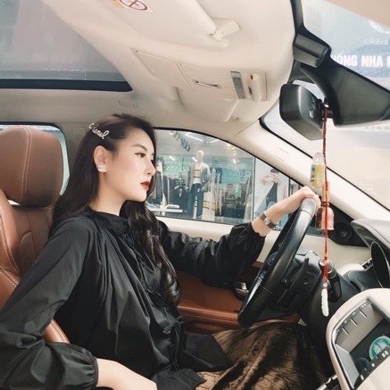 Cài tóc, kẹp tóc mái chữ Chanle đính đá size to cho bạn gái phong cách Hàn Quốc