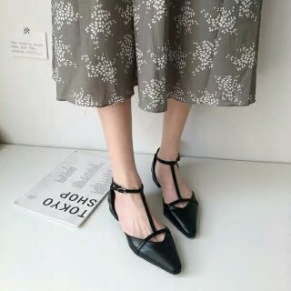 Giày mũi nhọn