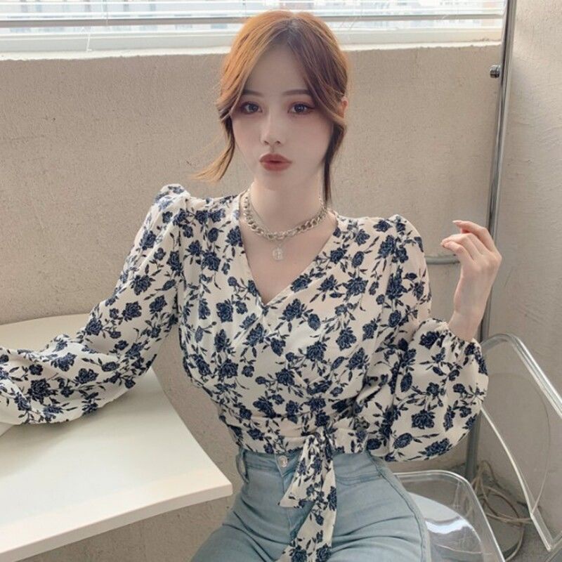 Áo kiểu COZOKC tay dài cổ chữ V họa tiết hoa phong cách cổ điển Hong Kong