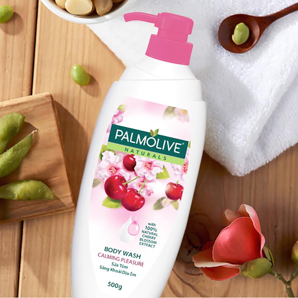 Sữa Tắm Palmolive Naturals Hoa Anh Đào Sảng Khoái Dịu Êm 500g