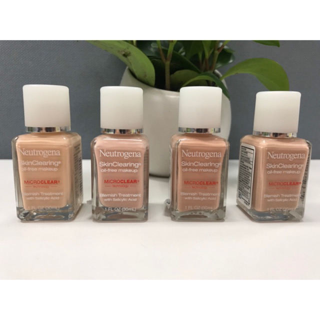 KEM NỀN NEUTROGENA SKINCLEARING OIL FREE MAKEUP DÀNH CHO DA MỤN