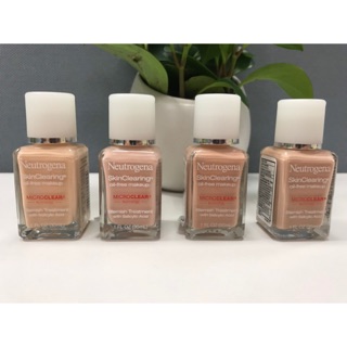 KEM NỀN NEUTROGENA SKINCLEARING OIL FREE MAKEUP DÀNH CHO DA MỤN