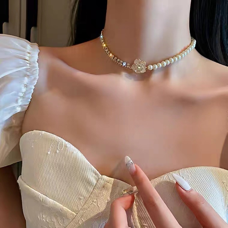 Vòng cổ Hoa Trà Đính Đá Và Ngọc Trai Chất Lượng Cao