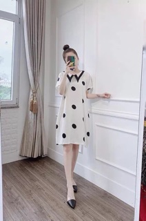 Váy chấm bi phối cổ
