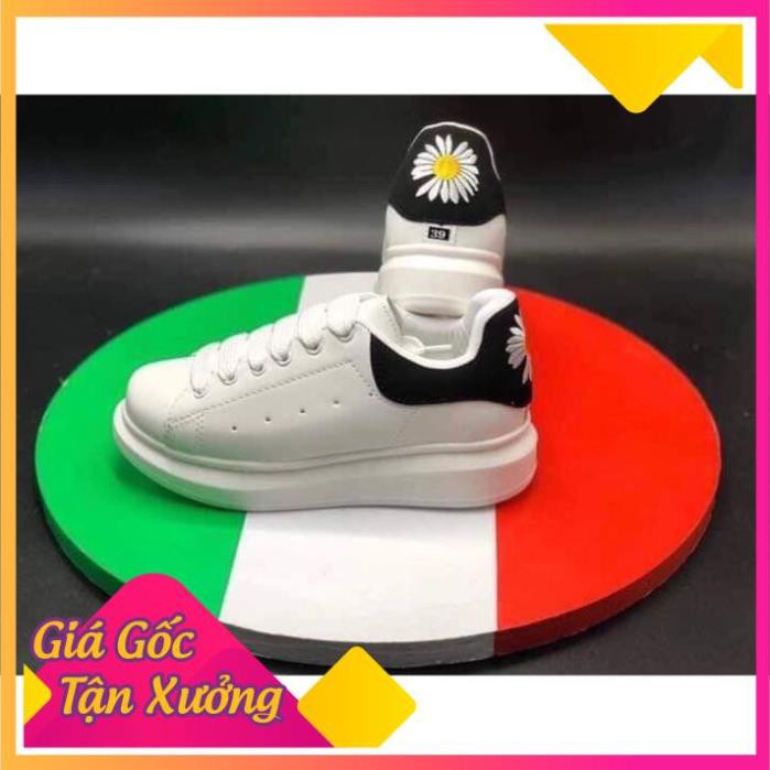 ( Giày Hót ) Giày Mcqueen trắng gót nhung hình Hoa Cúc hàng cao cấp giá xưởng Form dành cho cả nam nữ freeship từ 150k