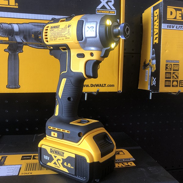 Máy bắt vít pin Dewalt DCF 887 . Bảo hành chính hãng 3 năm - Free ship