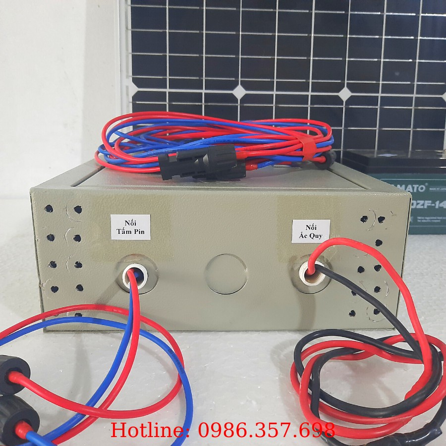 Máy phát điện năng lượng mặt trời 150W (Đầu ra điện 220V)