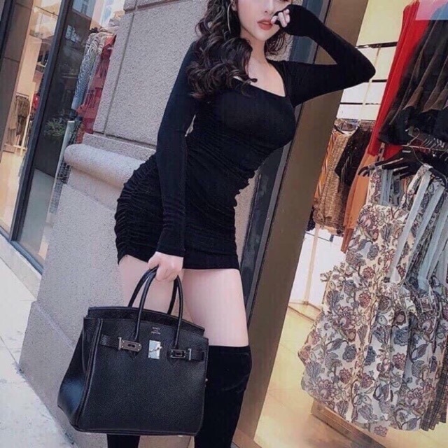 Đầm body cổ vuông nhún 2 bên sườn tay dài