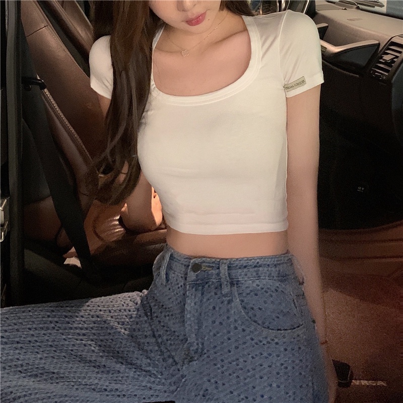 Áo thun nữ tay ngắn cổ khoét sâu thiết kế phong cách Hàn Quốc