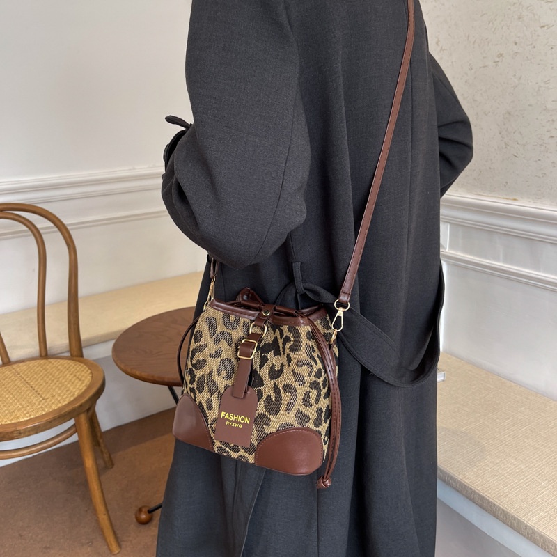 Túi đeo vai IELGY dáng xô phong cách cổ điển thời trang cho nữ