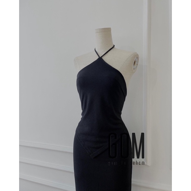 Áo yếm kèm chân váy (Ảnh shop chụp)