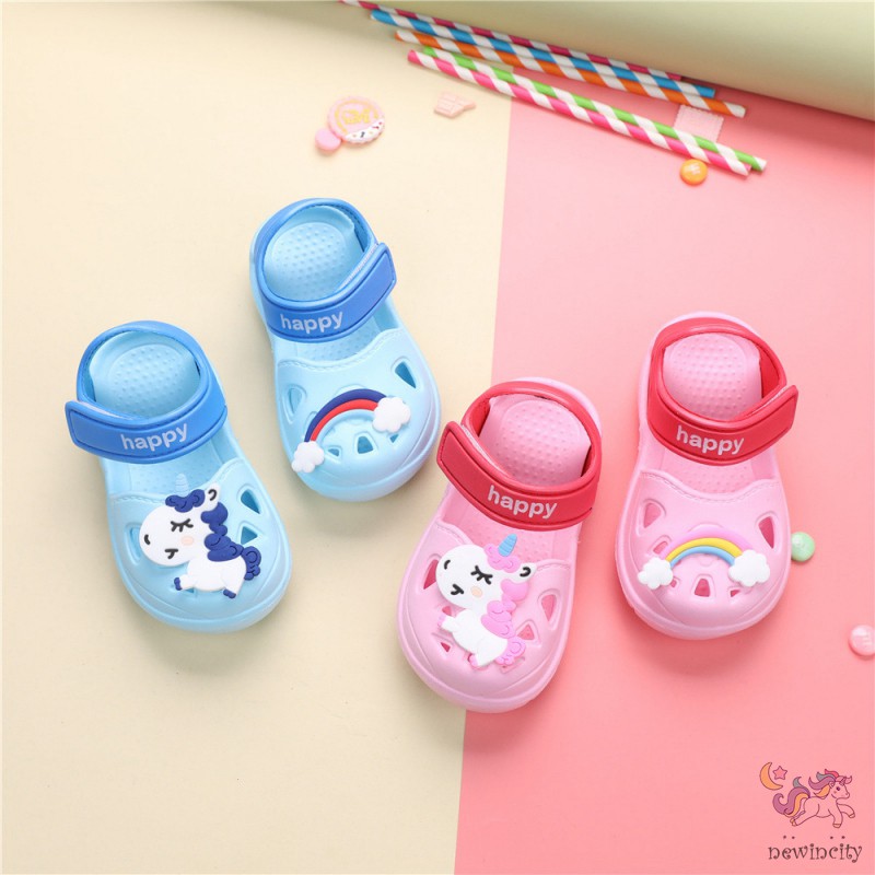 Xăng đan siêu nhẹ họa tiết cầu vồng đi biển dành cho trẻ em