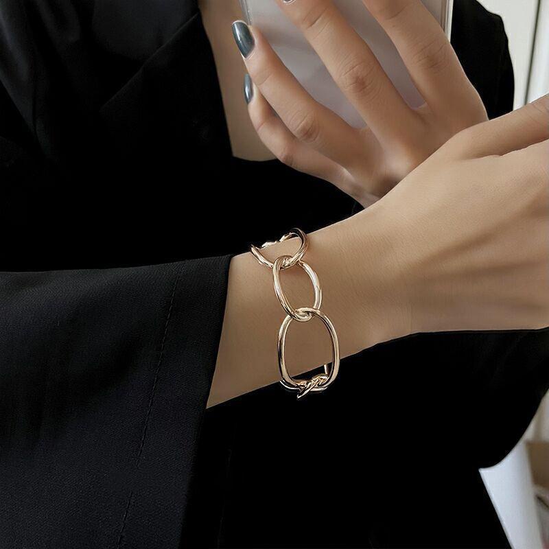 Jiashucheng Vòng Đeo Tay Khoét Lỗ Màu Vàng Kim Phong Cách Đơn Giản Cá Tính Dành Cho Bạn Gái