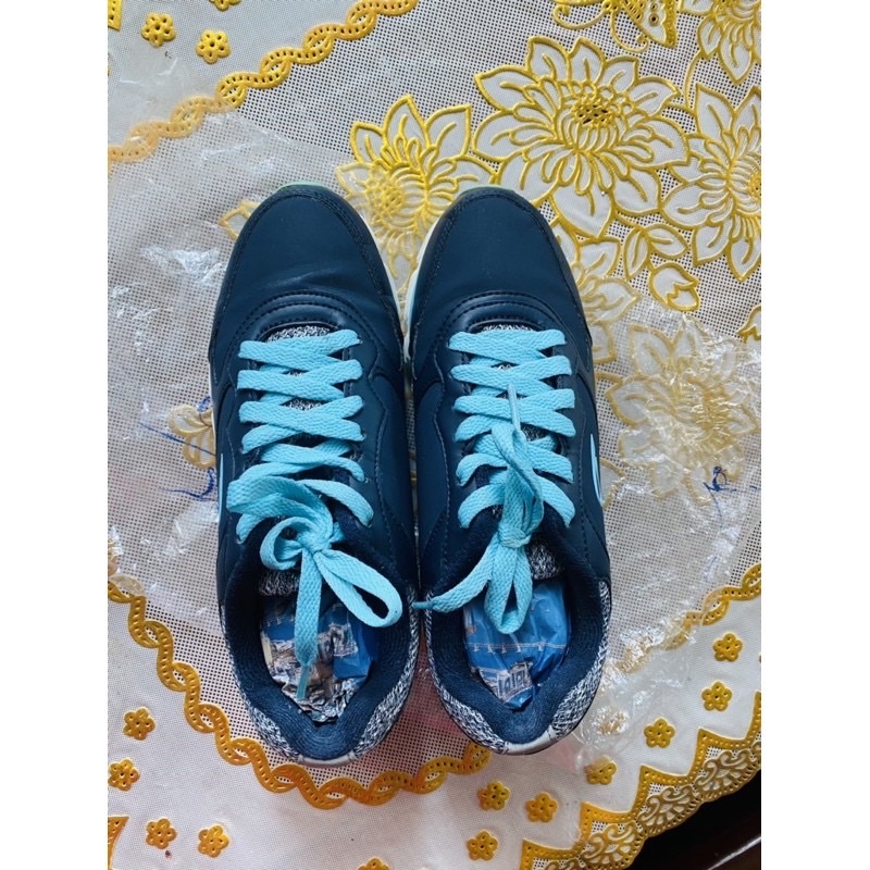 Giày thể thao pro—bếch si