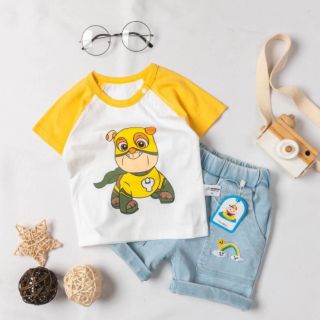 Thanh lý quần áo của bé