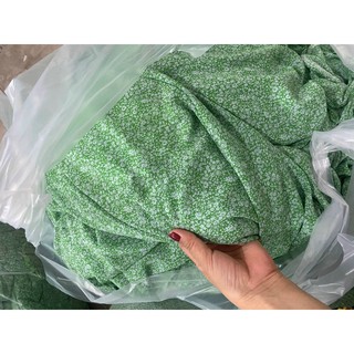 Đầm maxi hoa nhí sẻ tà