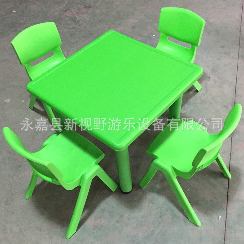 Mẫu bàn học hình vuông cho bé đẹp và chuộng nhất hiện nay