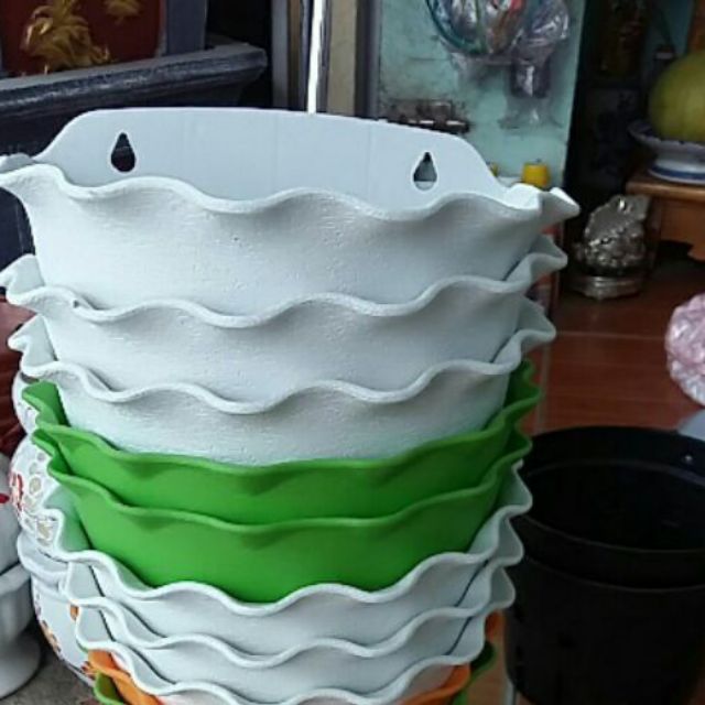 Chậu áp tường có lưới lót 24cm x15cm x14cm