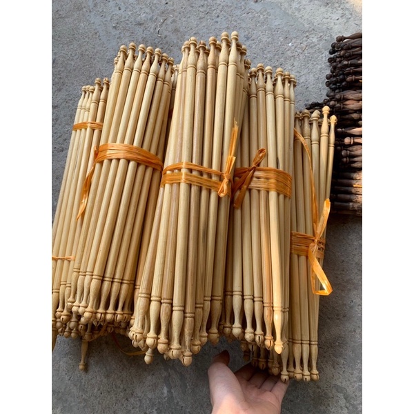 Cầu thẳng cẩm - mun - tre - hương - muồng cho chim đứng và đủ kích thước
