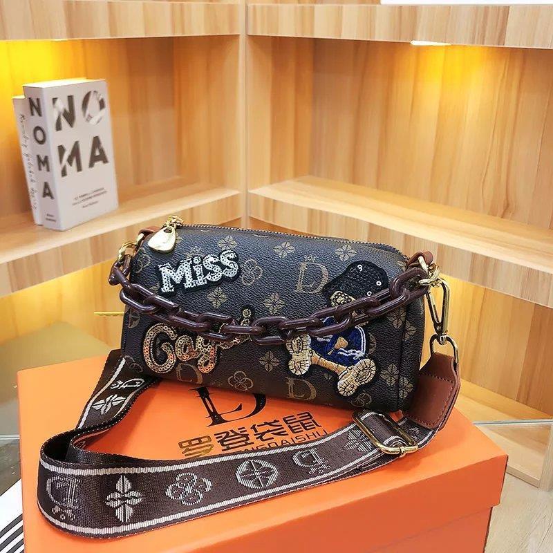 Túi Đeo Chéo Vai Hình Gấu Phong Cách Retro Thời Trang 2022 Dành Cho Nữ