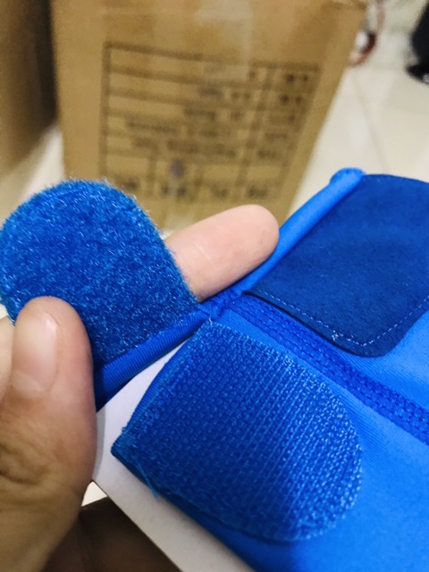 Găng tay bida dán IBS nghịch dành cho người đeo bên phải