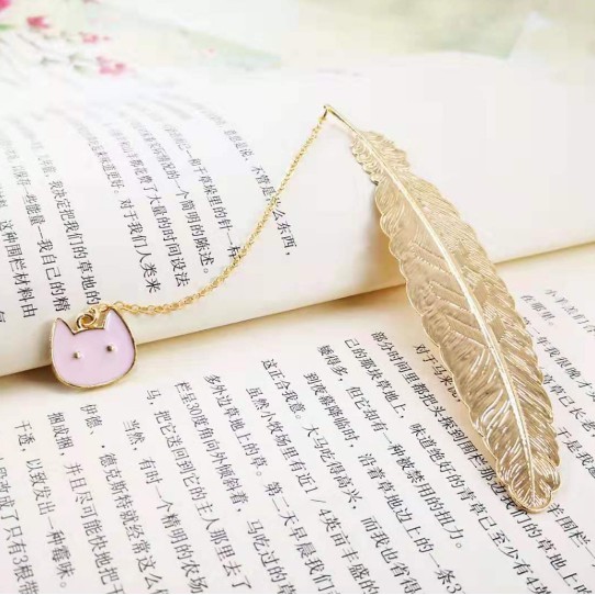 Bookmark Kim Loại Đánh Dấu Sách Hình Lông Vũ Dây Treo - Mèo Hồng