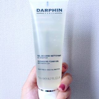 GEL RỬA MẶT DARPHIN IN 150ML