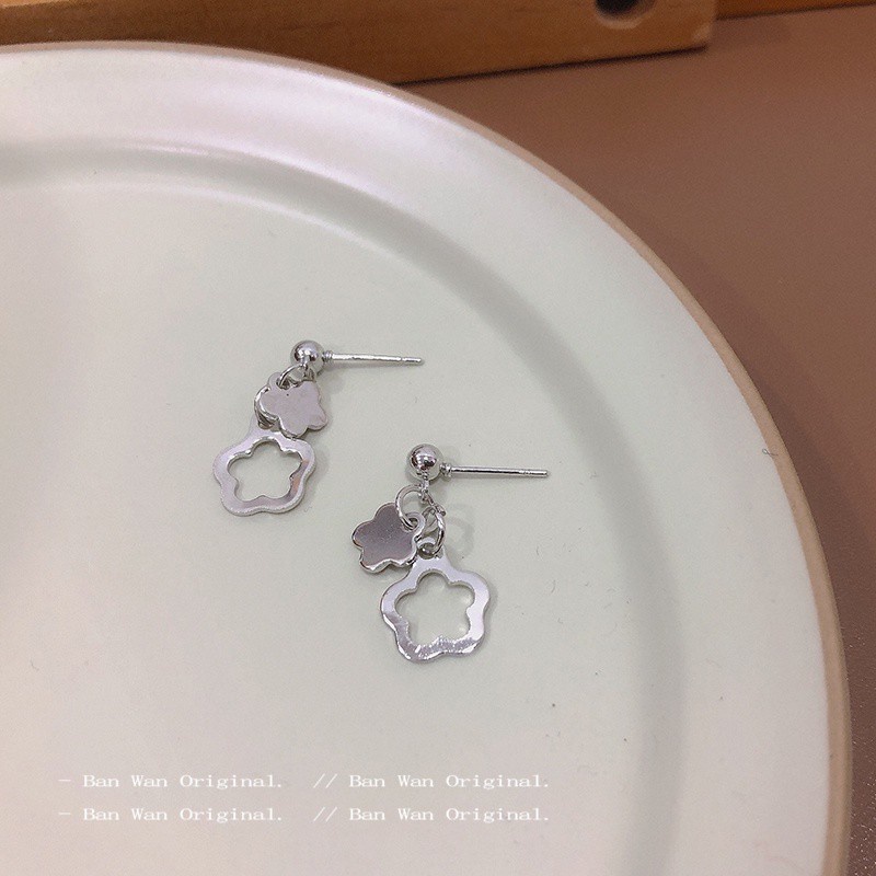 Khuyên tai bạc hình hoa rỗng đơn giản và thời trang phong cách Hàn Quốc