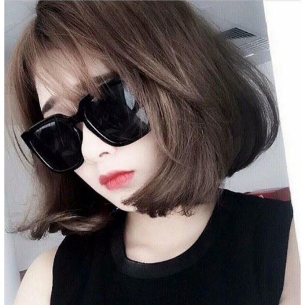 Áo khoác bomber lửng lưng thêu logo cực xinh kèm mắt kính V thời trang sành điệu