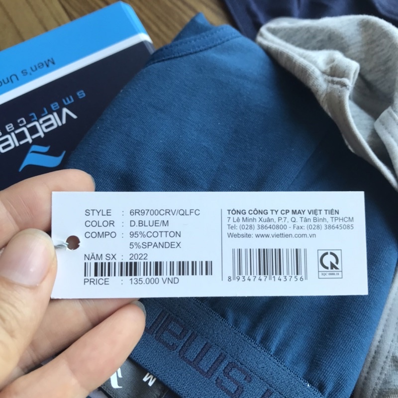 Quần lót nam Việt Tiến chính hãng vải cotton co giãn rất thoải mái.