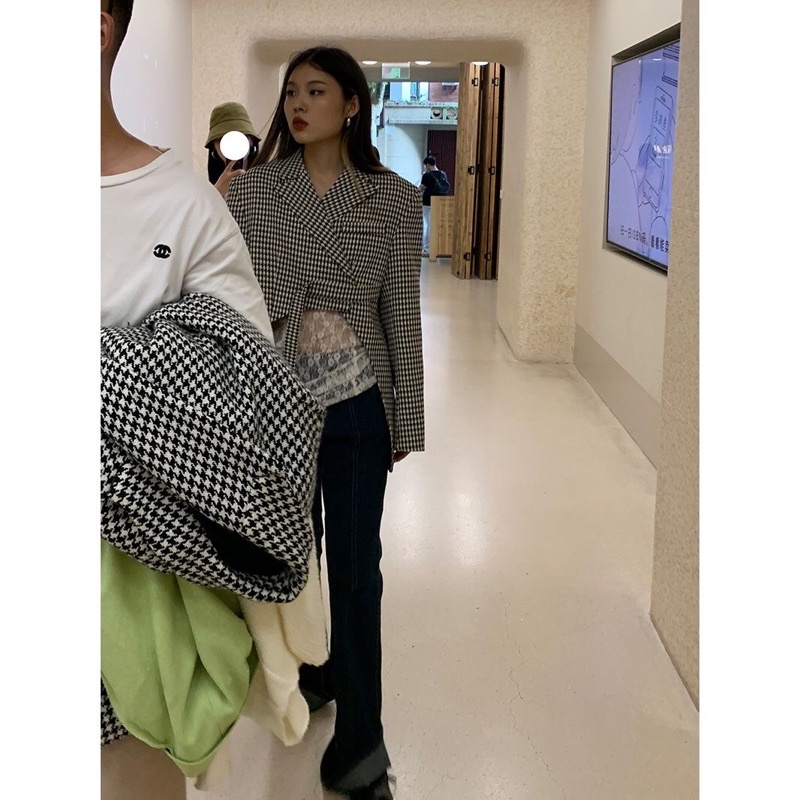Áo khoác blazer khoét bụng độc đáo cá tính