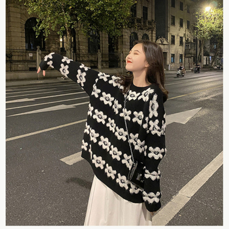 Áo Sweater Cổ Tròn Dáng Rộng In Hoa Màu Trắng/Đen Thời Trang Thu Đông Hàn Quốc 2020