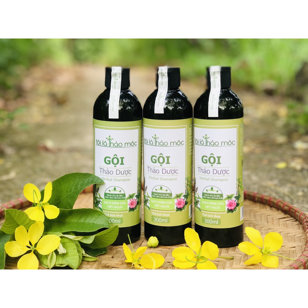 Dầu gội cô đặc từ các nguyên liệu tự nhiên tốt cho da đầu, giúp tóc khoẻ từ sâu bên trong.
