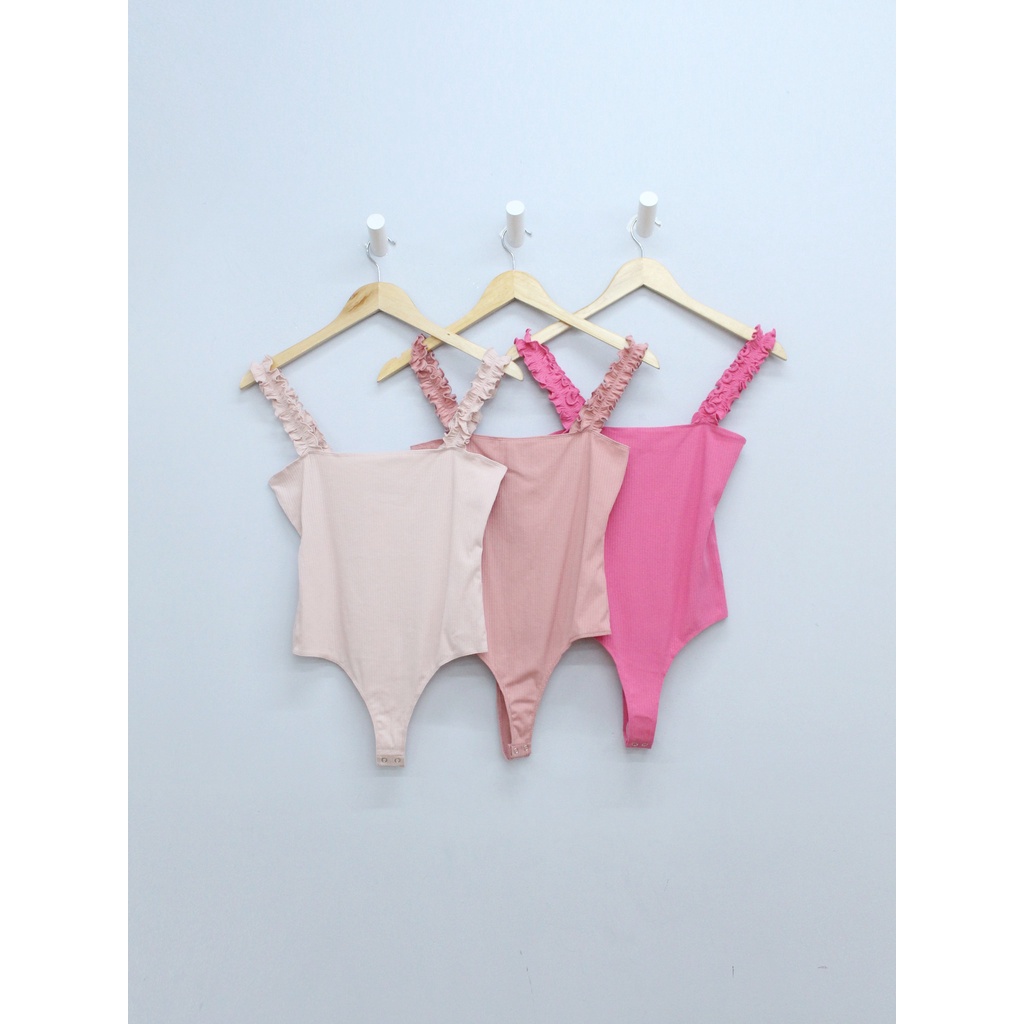 Q9336 - Bodysuit thun gân Double Zero 2 dây bèo, trơn