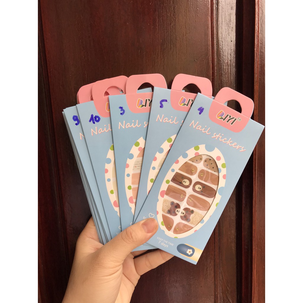 -  Bộ 14 miếng sticker dán móng tay trang trí 3D họa tiết hoạt hình dễ thương
