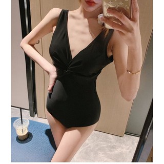 Bikini 1 mảnh nhấn ngực