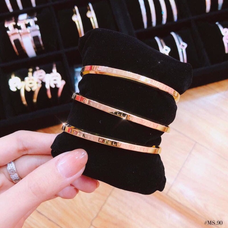 Vòng DW cuff,lắc tay đôi tình yêu ,vòng tay titan không gỉ khắc tên theo yêu cầu