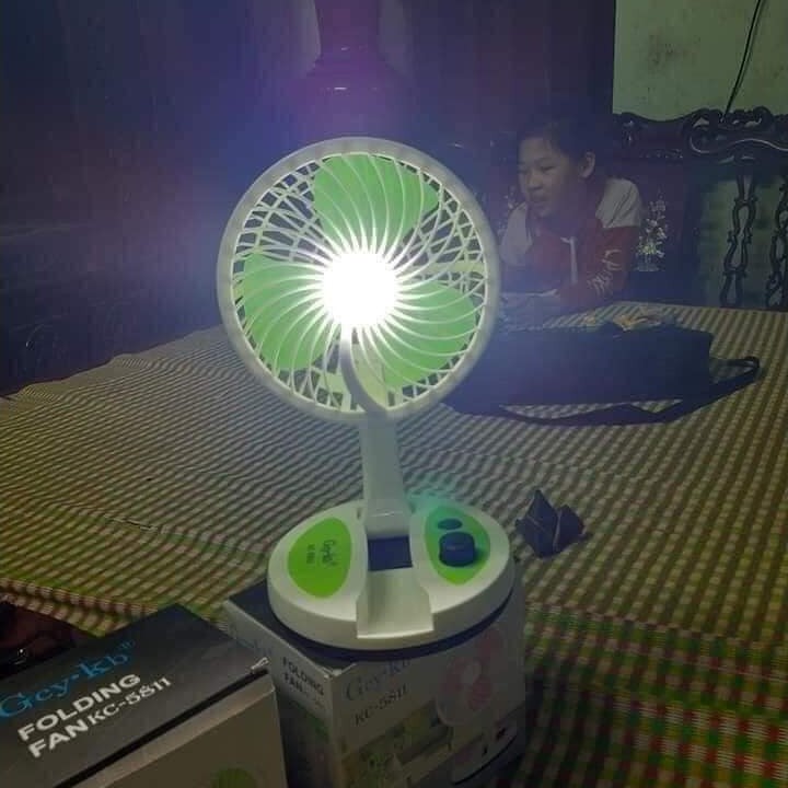 Quạt Tích Điện Gấp Gọn Đa Năng Có Đèn Led Siêu Sáng Siêu Tiện Lợi | BigBuy360 - bigbuy360.vn
