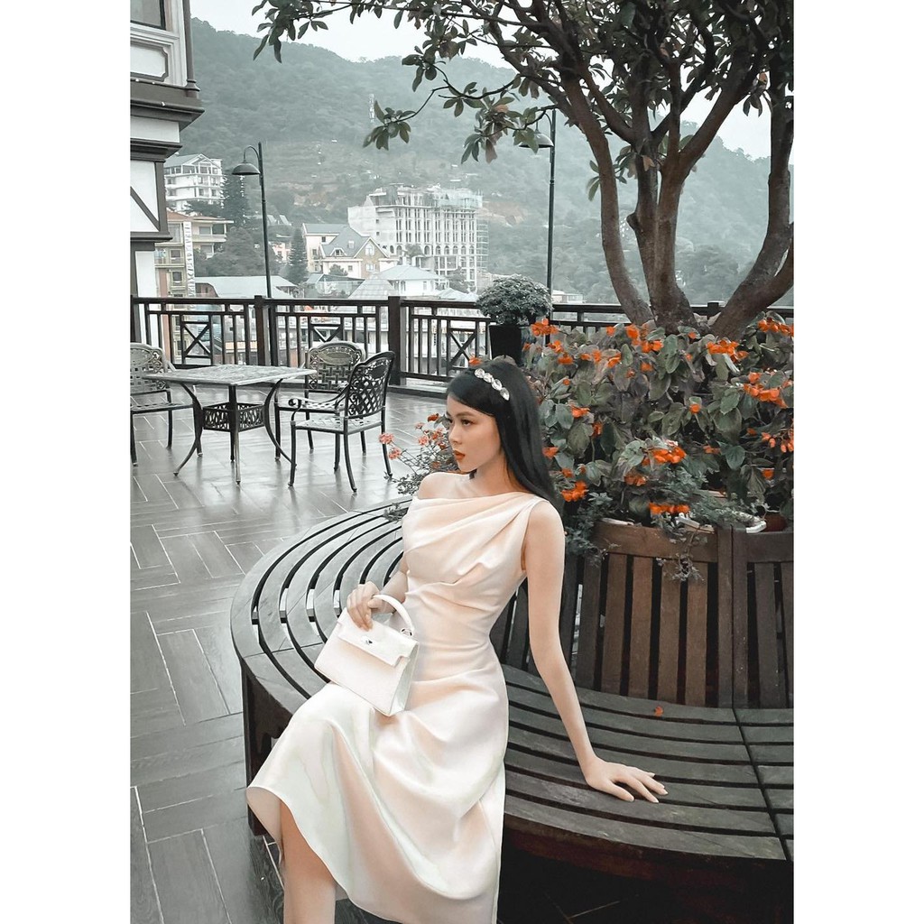 Đầm dự tiệc lệch vai xòe sang trọng Clara Dress