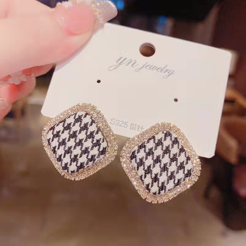 Bông tai thời trang Retro cao cấp