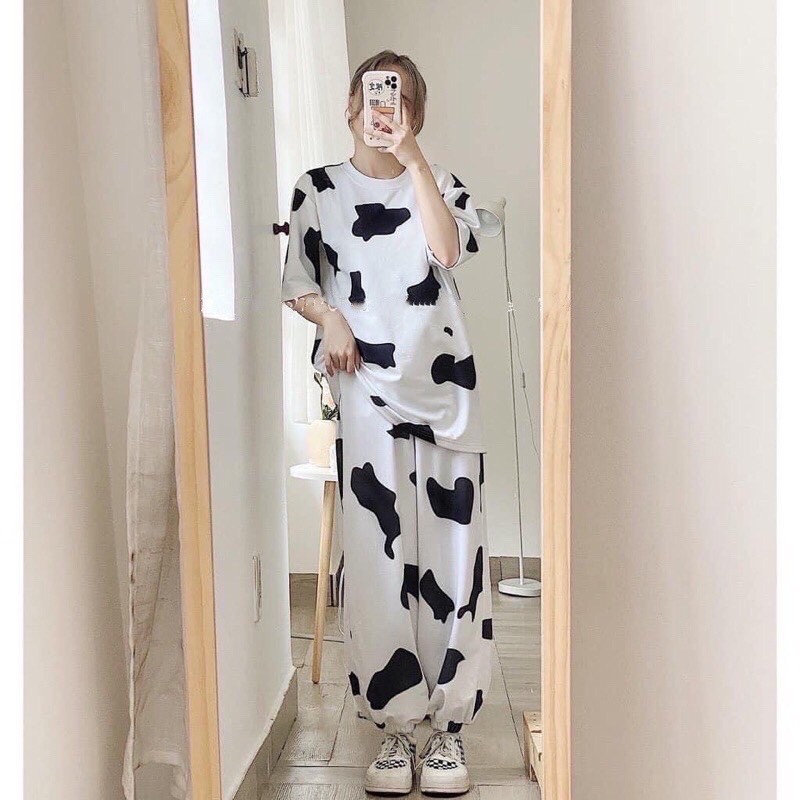 Set Đồ Bộ Áo Thun Tay Lỡ Bò Sữa + Quần Dài Jogger Cartoon Bò Sữa Unisex Nam Nữ | BigBuy360 - bigbuy360.vn
