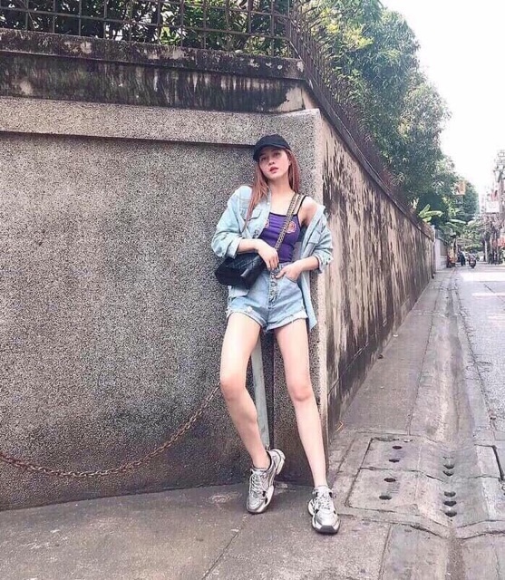 Giày thể thao đế cao