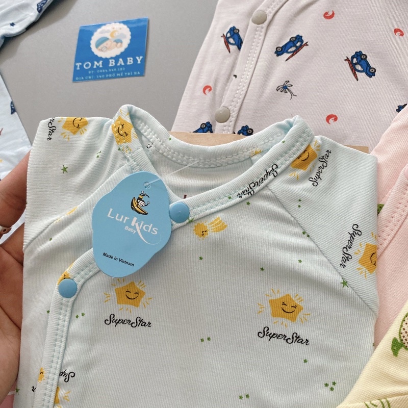 Bộ dài tay cúc chéo Lurkids cho bé